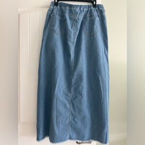 Embossy Elastic Waist Frayed Hem A-Line Distressed Hippie Long Maxi Denim Skirt